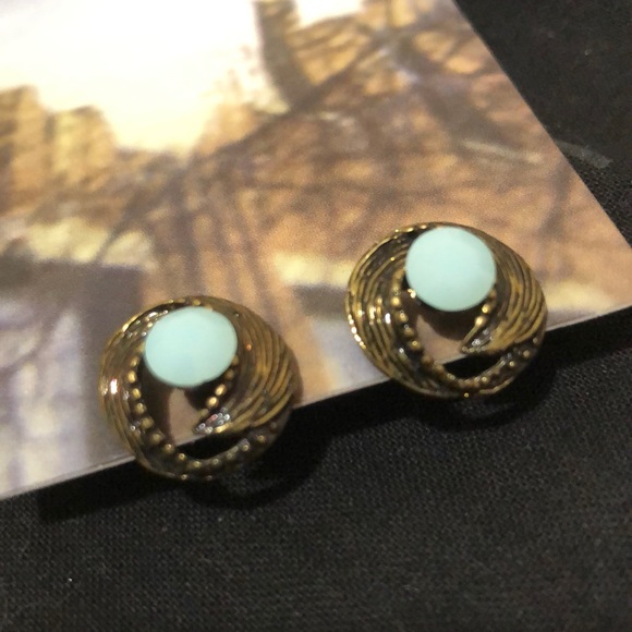 NWT Urban Outfitters Earrings - Picture 1 of 3
